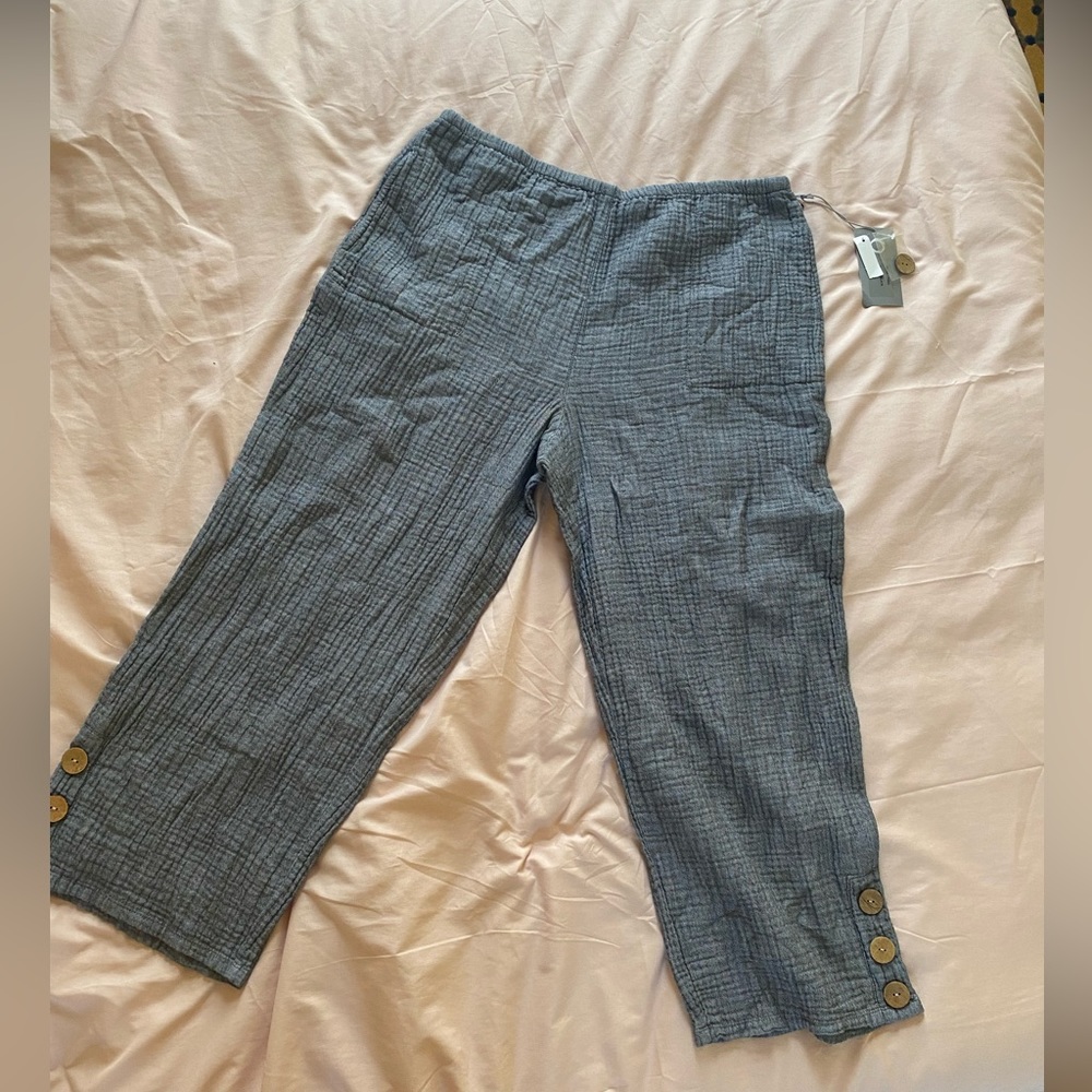 NWT blue linen cropped pants